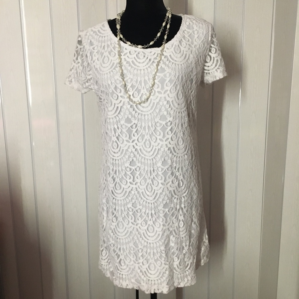 BNWOT beautiful white lace dress